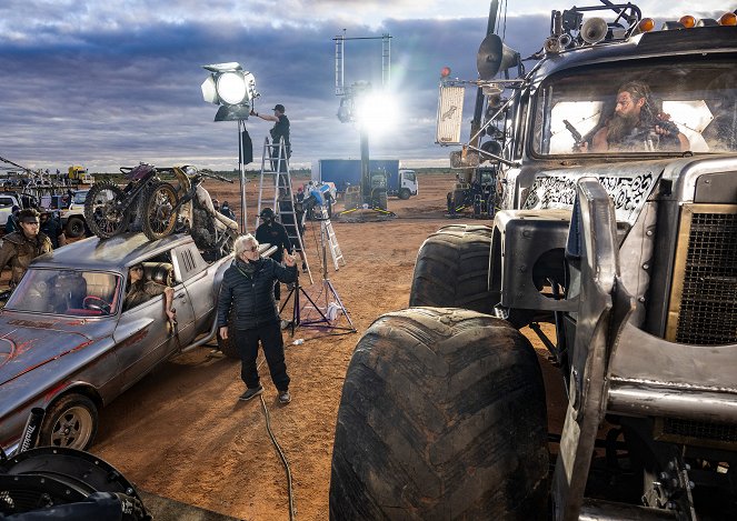 Furiosa: A Mad Max Saga - Kuvat kuvauksista - George Miller, Chris Hemsworth