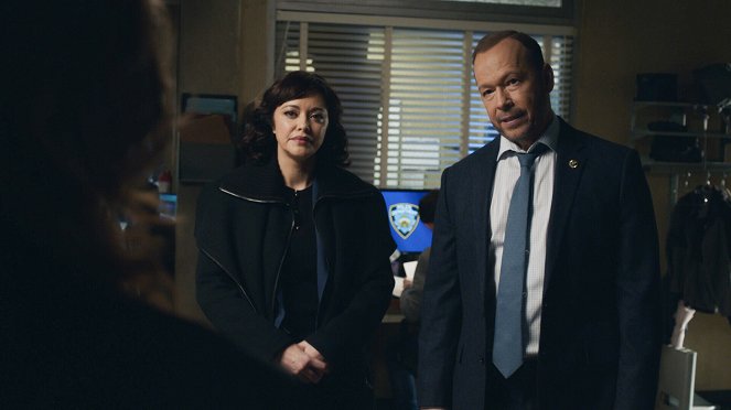 Blue Bloods - Season 14 - Dropping Bombs - Filmfotos - Donnie Wahlberg