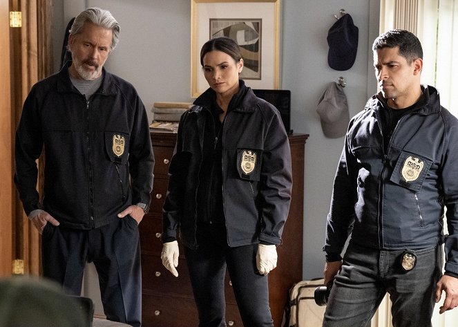 NCIS - Tengerészeti helyszínelők - Season 21 - Strange Invaders - Filmfotók - Gary Cole, Katrina Law, Wilmer Valderrama