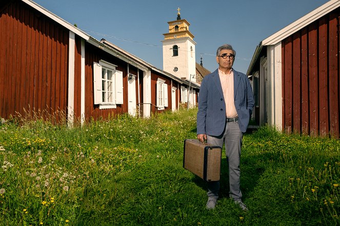 The Reluctant Traveler - Sweden: Midsummer - Promo - Eugene Levy