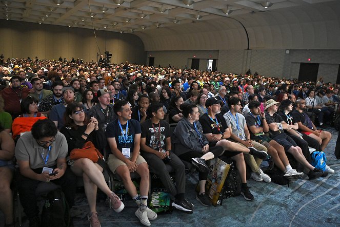 Niezwyciężony - Season 2 - Z imprez - Fans and guests attend the Invincible Season Two Panel at San Diego Comic Con at San Diego Convention Center on July 21, 2023 in San Diego, California