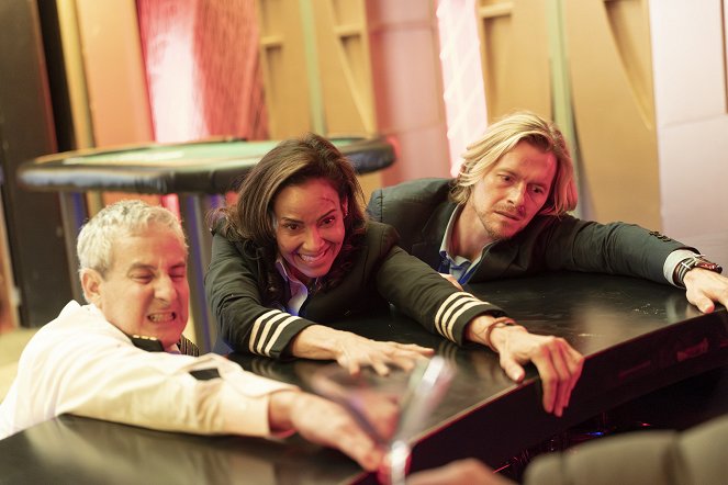 9-1-1 - Rock the Boat - De la película - Eddie Jemison, Mercedes Colon, Rick Cosnett