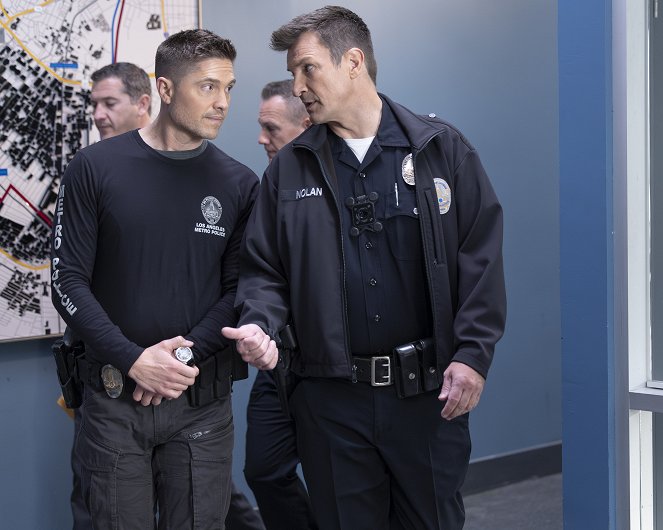 The Rookie - Training Day - Photos - Eric Winter, Nathan Fillion