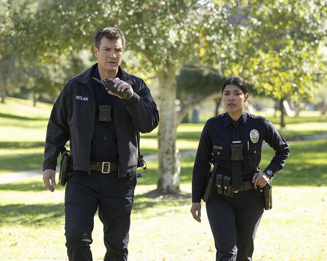 The Rookie - Training Day - Van film - Nathan Fillion, Lisseth Chavez