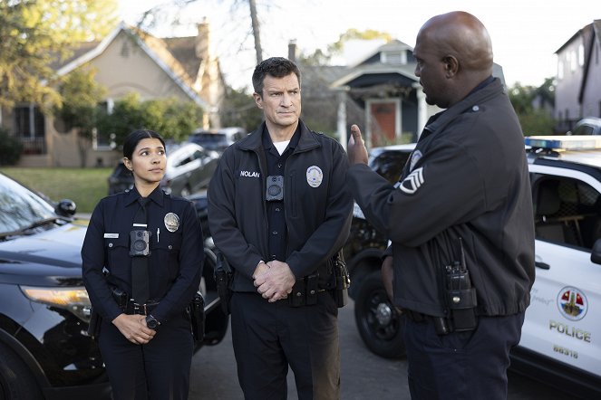 The Rookie - Training Day - Film - Lisseth Chavez, Nathan Fillion