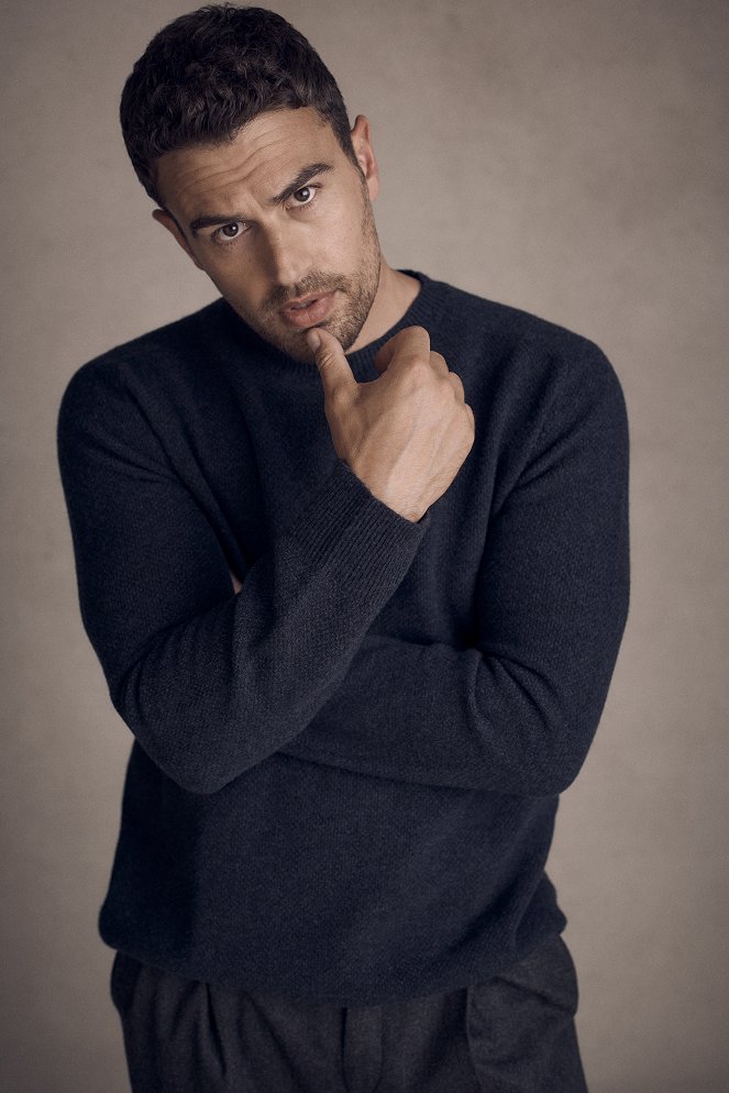 The Gentlemen - Werbefoto - Theo James