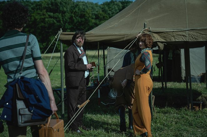 To se vysvětlí, soudruzi! - Lada Lazarová - Z filmu - Leoš Noha, Anna Fialová