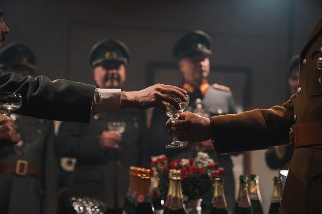 Rise of the Nazis - Who Will Betray Him? - Filmfotos