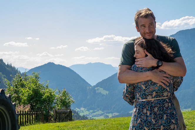 Doktor z alpejskiej wioski - Eine schwere Last - Z filmu