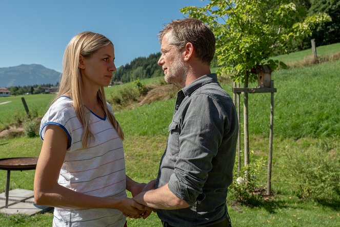 Doktor z alpejskiej wioski - Season 13 - Mutterlügen – Teil 2 - Z filmu