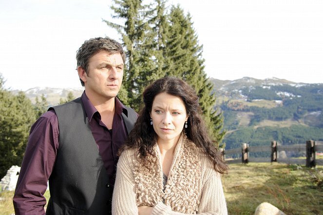 Doktor z alpejskiej wioski - Auf Liebe und Tod – Teil 1: Familienprobleme - Z filmu