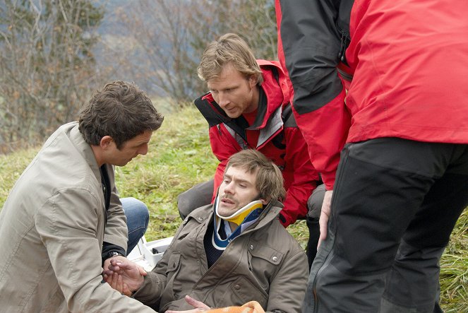 Doktor z alpejskiej wioski - Season 1 - Dunkle Vergangenheit - Z filmu