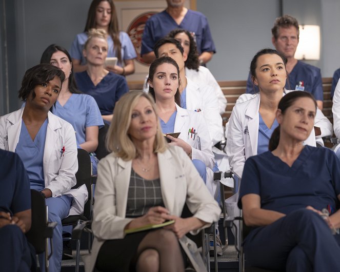 Grey's Anatomy - Season 20 - Baby Can I Hold You - Photos - Alexis Floyd, Adelaide Kane, Midori Francis