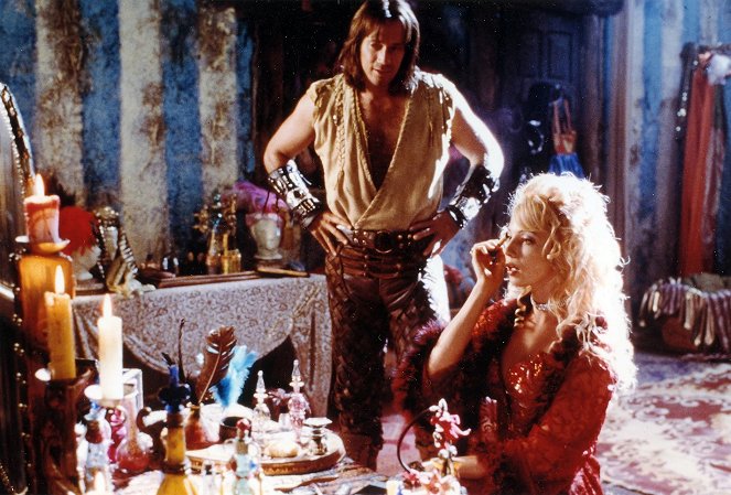 Hercules: The Legendary Journeys - Hercules, Tramps & Thieves - Photos - Kevin Sorbo, Traci Lords
