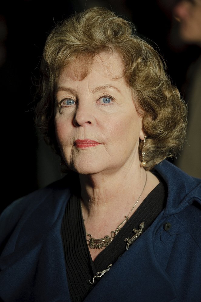 Agatha Christie Marple kisasszonya - Season 5 - Bűbájos gyilkosok - Promóció fotók - Pauline Collins