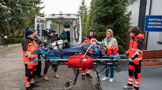 Na sygnale - Koniec bajki - Photos - Wojciech Zygmunt, Tomasz Piątkowski, Justyna Sieniawska, Klaudia Janas