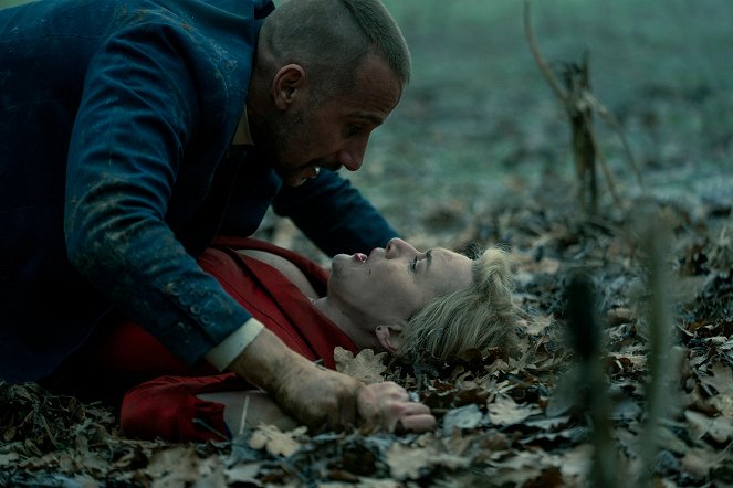 Reżim - Za wcześnie na wiwaty - Z filmu - Matthias Schoenaerts, Kate Winslet