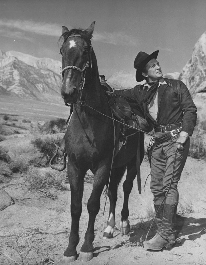 Along the Great Divide - Film - Kirk Douglas