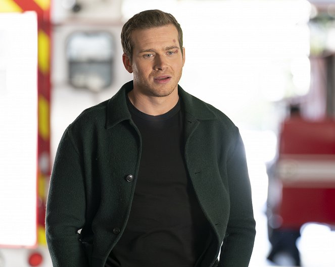 9-1-1 - Season 7 - You Don't Know Me - Photos - Oliver Stark