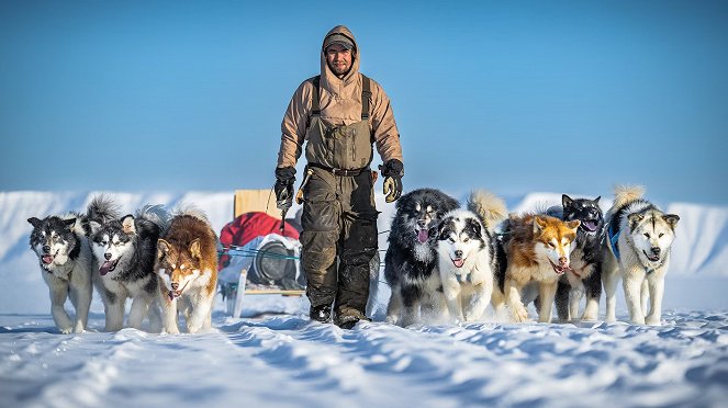 Jens og Isak på tynn is - Et hundeliv - Photos - Jens Kristian Kvernmo