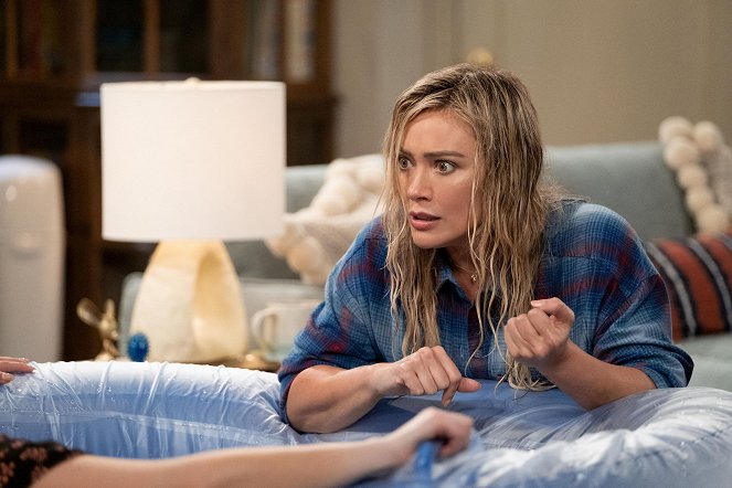 How I Met Your Father - Midwife Crisis - Photos - Hilary Duff