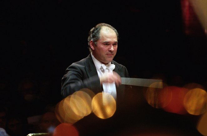 Tugan Sokhiev dirige l’Orchestre philharmonique de Vienne - De la película