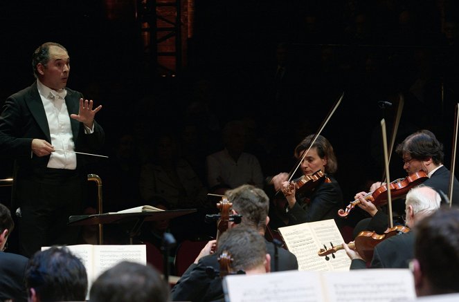 Tugan Sokhiev dirige l’Orchestre philharmonique de Vienne - De la película