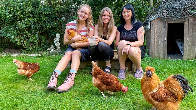 Nina und die Haustiere - Ein Herz für Hühner - Photos