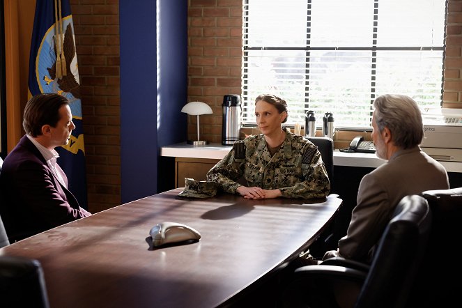 NCIS: Naval Criminal Investigative Service - Season 21 - Heartless - Photos - Sean Murray, Christina Kirk