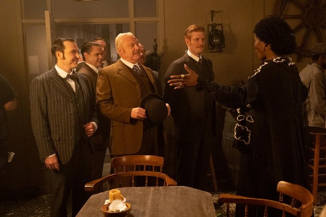 Murdoch Mysteries - Bottom of the Barrel - Photos