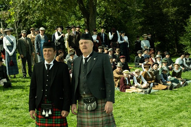 Murdoch Mysteries - A Heavy Event - Photos