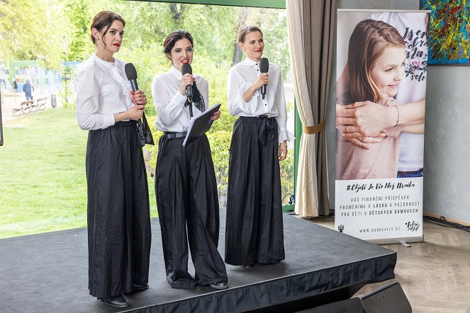 Zlatá labuť - Série 3 - Events - Charitativní bazar v Art restaurant Mánes 20. dubna 2024 - Sarah Haváčová, Kristýna Ryška, Šárka Krausová