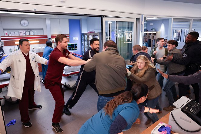 Chicago Med - Season 9 - Spin a Yarn, Get Stuck in Your Own String - Photos
