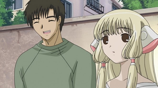 Chobits - Chi Goes Out - Photos