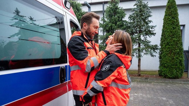 Na sygnale - Kochane dzieci - Photos - Dariusz Wieteska, Monika Mazur-Chrapusta