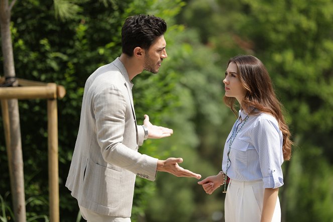 Love Logic Revenge - Episode 2 - Photos - İlhan Şen, Burcu Özberk