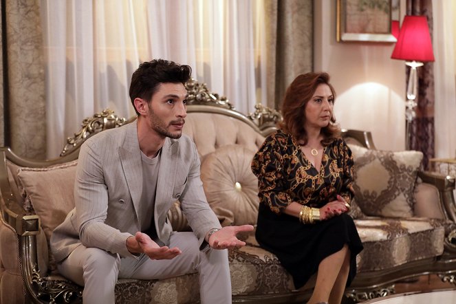 Love, logic, revenge - Episode 2 - Photos - İlhan Şen, Günay Karacaoğlu