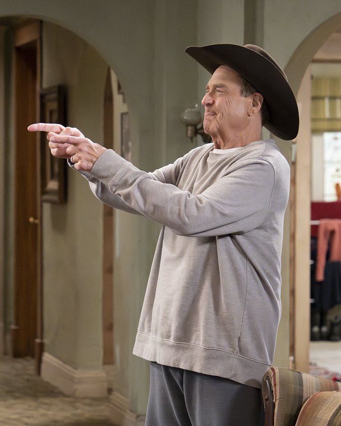 The Conners - Manifesting, Marriage Testing and Cheeseballs - Photos