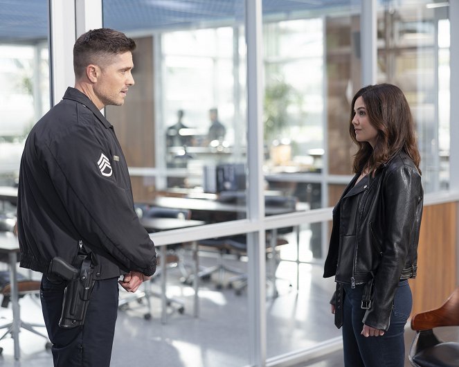 The Rookie - Crushed - Filmfotos - Eric Winter, Danielle Campbell