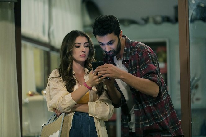 Aşk Mantık İntikam - Episode 6 - Filmfotos - Burcu Özberk, Mehmet Korhan Fırat