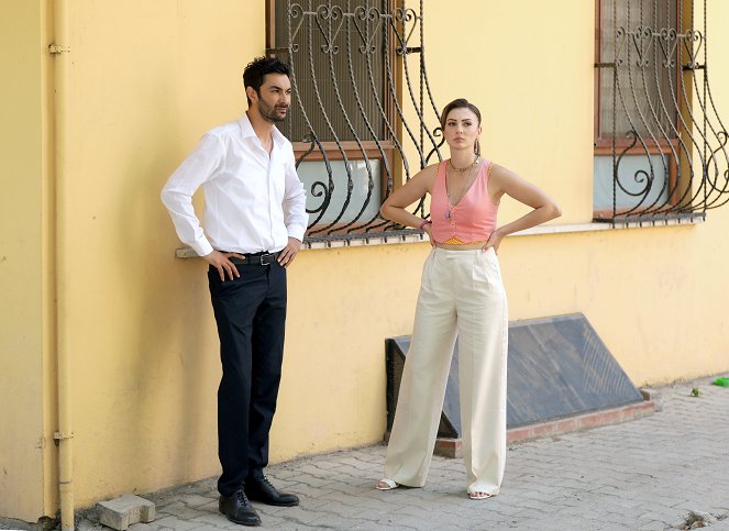 Love Reason Get Even - Episode 7 - Photos - Mehmet Korhan Fırat, Burcu Özberk