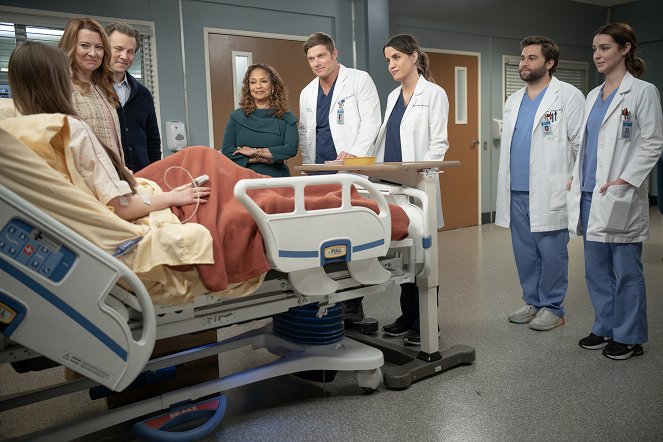 Grey's Anatomy - Die jungen Ärzte - Season 20 - The Marathon Continues - Filmfotos - Debbie Allen, Chris Carmack, Natalie Morales, Jake Borelli, Adelaide Kane