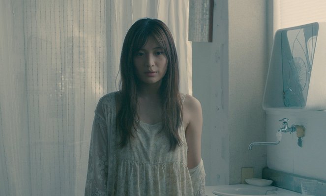 Jume no naka - Filmfotos - Karin Yamazaki