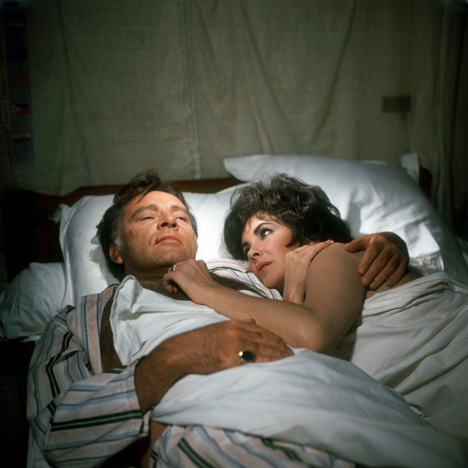 Die Stunde der Komödianten - Filmfotos - Richard Burton, Elizabeth Taylor