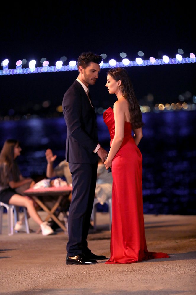 Love Reason Get Even - Episode 9 - Photos - İlhan Şen, Burcu Özberk