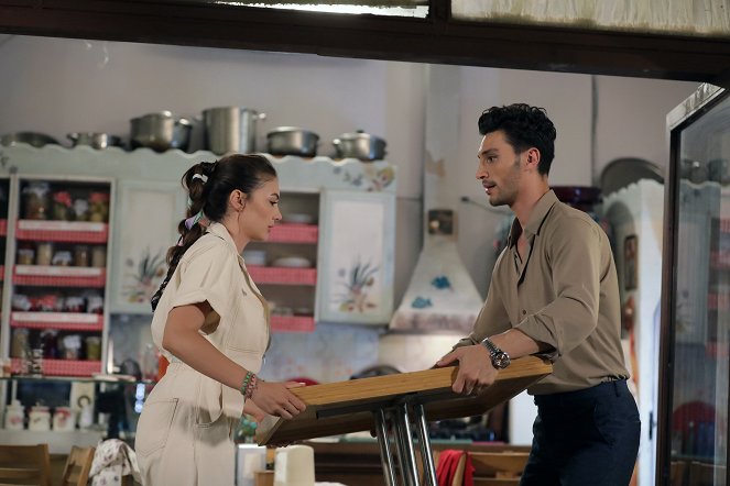 Love Reason Get Even - Episode 9 - Photos - Burcu Özberk, İlhan Şen