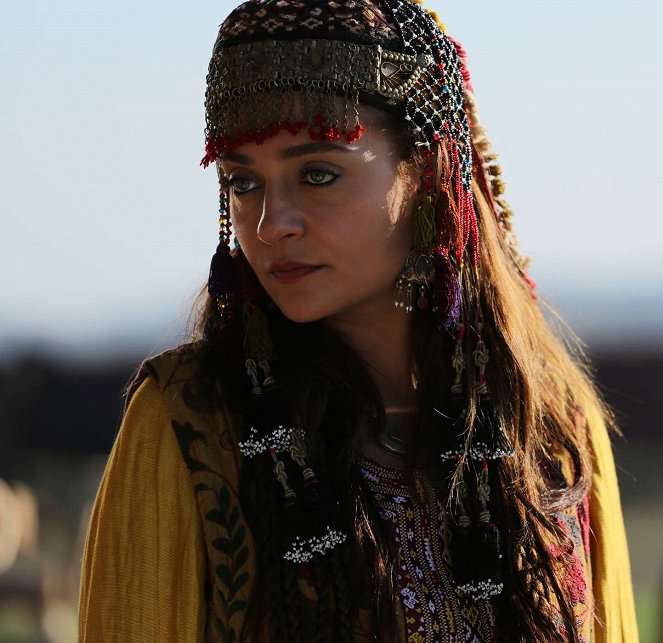 Diriliş: Ertuğrul - Season 1 - Pilot - De la película