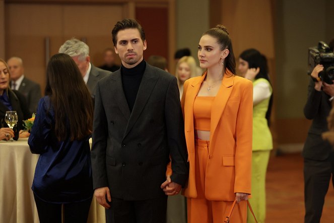 Bir Peri Masalı - Episode 11 - Photos - Tarık Emir Tekin, Alina Boz