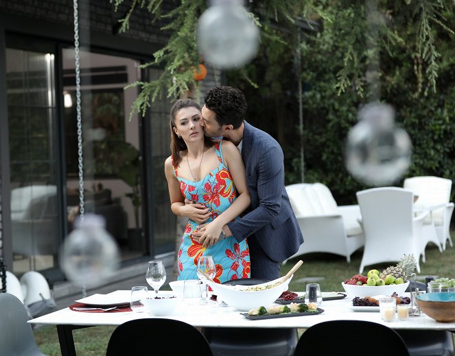 Love Reason Get Even - Episode 10 - Photos - Burcu Özberk, İlhan Şen