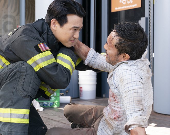 9-1-1 - Season 7 - There Goes the Groom - Photos - James Chen, Kenneth Choi